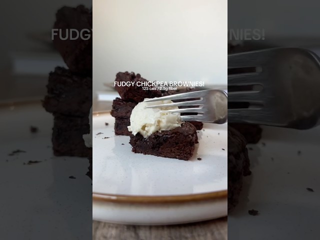 Fudgy chickpea brownies recipe! #recipe #brownies #macros