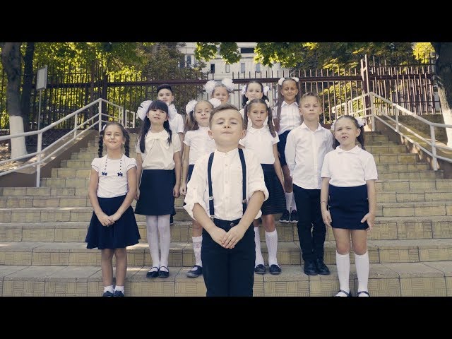 Alex Portnoi - SUNTEM MARI | Official Music Video