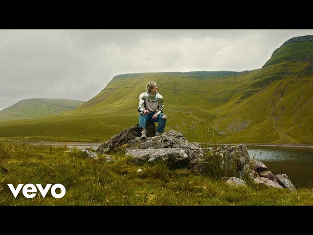 Shura - Recognise (Official Visualiser)
