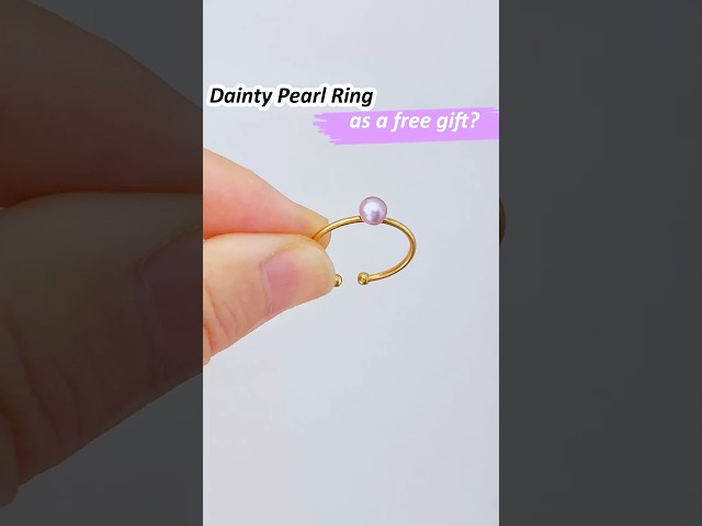Light hair = dainty jewelry? 👀