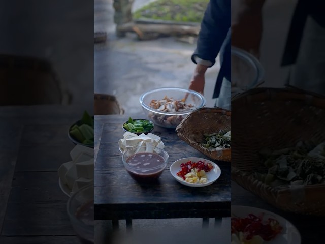 Traditional Chinese Cooking | Pork, Cabbage, Chili & Fresh Vegetables Cooked the Traditional Way