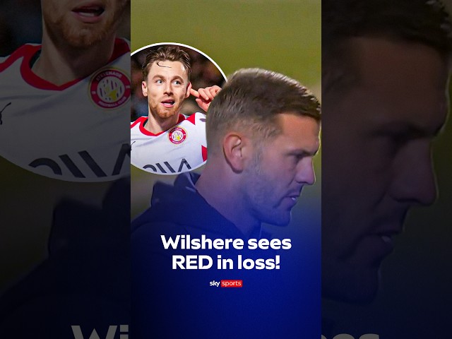 Luton Town manager Jack Wilshere was shown a red card as his side lost 2-1 to Stevenage 🟥😯 #football