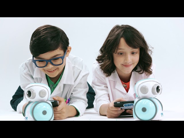 Artie 3000™ - The coding, drawing robot!