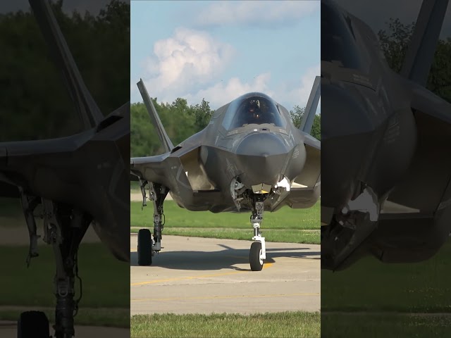 USMC F-35B Lightning II - EAA AirVenture Oshkosh 2025 #oshkosh #osh25 #airventure #f35 #f35b #usmc