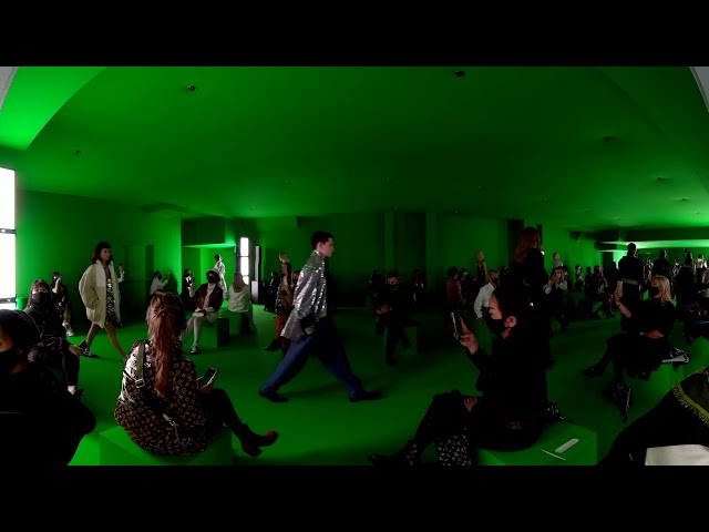 Louis Vuitton SS21 360 LIVE STREAM from Paris Fashion Week at La Samaritaine