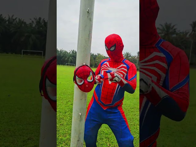 AVENGERS SUPERHERO STORY, CARNAGE VS SPIDER-MAN, Spiderman chooses shield