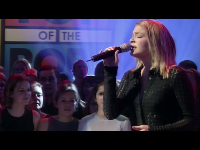 LeAnn Rimes - How Do I Live (live vocal) - Top Of The Pops - Christmas 1998