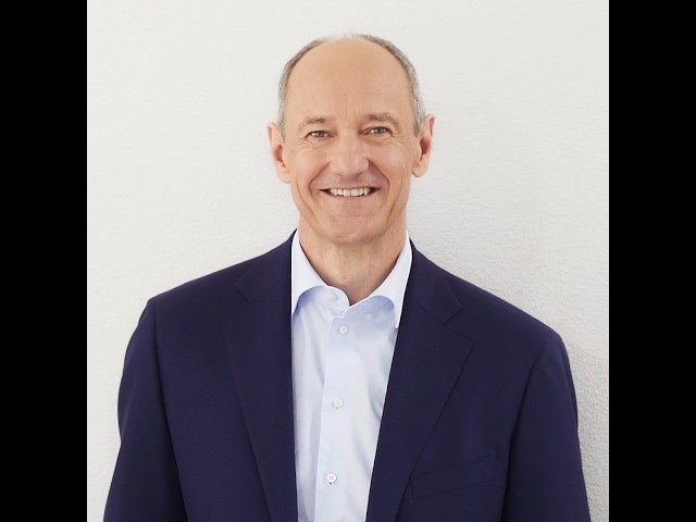 Siemens President & CEO Roland Busch, “How AI Is Transforming Manufacturing”
