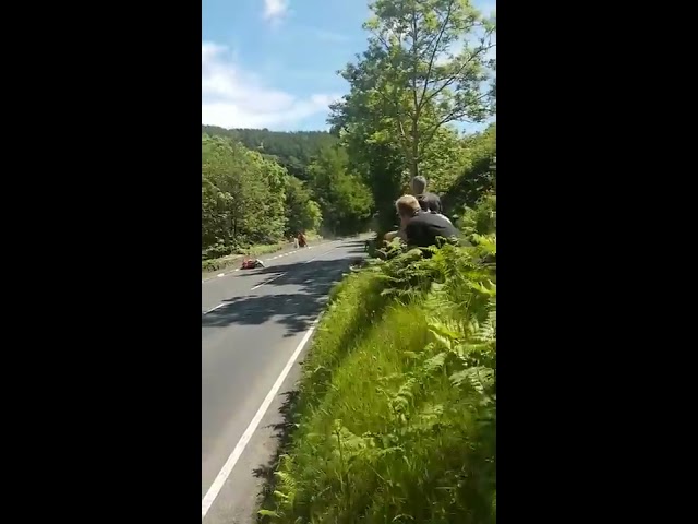 Guy Martin Crash | Isle of Man TT 2017 | Honda Superbike