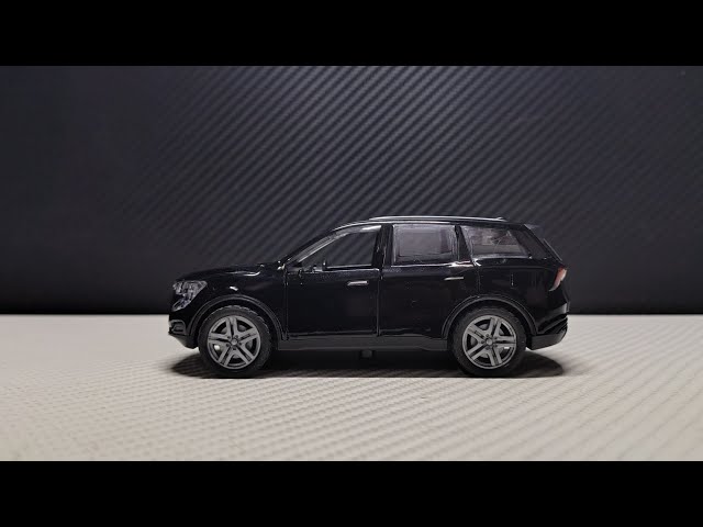 XUV 700 Scale Model 