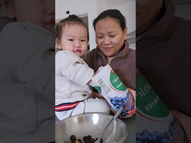Making waffles together #waffles #waffle  #babymoments #motherhood