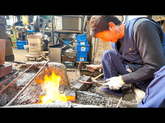 How a Japanese Blacksmith Turns an Iron Bar into a Razor-Sharp Knife