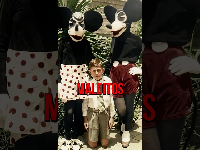 No one knew who was inside that mascot suit and the WORST happened | Chapter 397