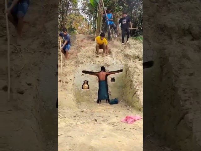 Omg 😳😯😱Are these people blind or what? They don't even see him  😂😂– News54 ®™
