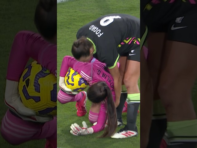 Always there to lend a helping hand! 😂🫂 #matildas #caitlinfoord