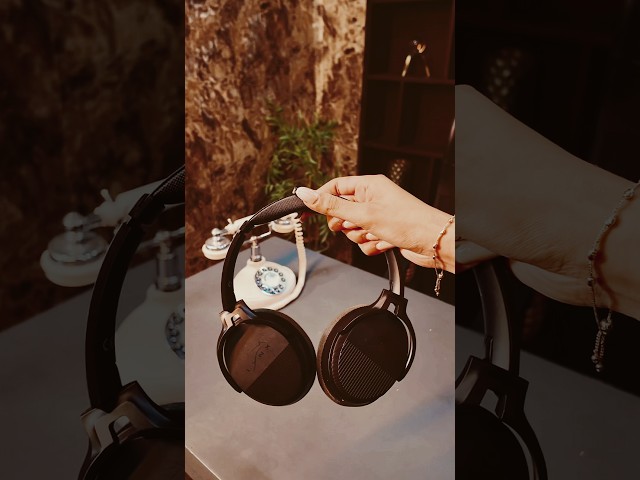 Control your sound and Elevate your experience. #lynxreverb #nowthatsclarity #headphones