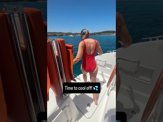 How I start the day on our sailing yacht☕️ 📖 🧘‍♀️ 🏝️ #sailinglife #morningroutine