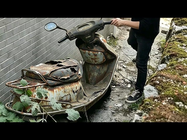 Restoring Dad’s 28-Year-Old Honda Scooter | The Most Satisfying Restoration