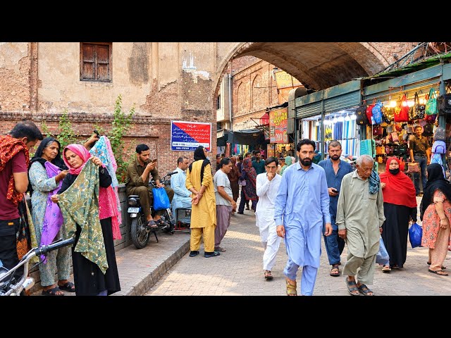 🇵🇰 LAHORE PAKISTAN, 500 Year Bazaar Life | Dehli Gate Lahore | 