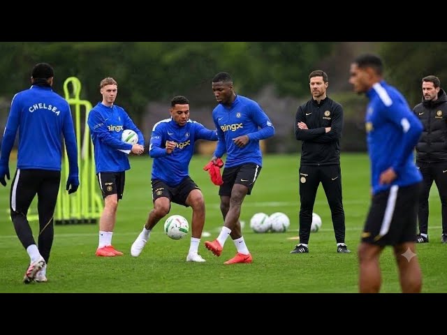 CAICEDO RETURNS & STUNS CHELSEA IN TRAINING! 😱 XABI ALONSO LEFT AMAZED AHEAD OF LEEDS CLASH!