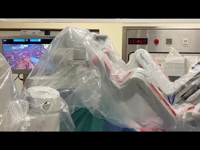 Robotic surgery at QEQM 