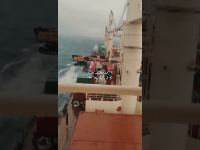 During the voyage, crawler crane fell off the ship #shorts #youtubeshorts #offshoresailing