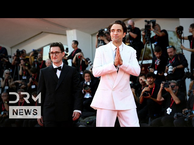 Robert Pattinson Stuns on Venice Film Festival Red Carpet for ‘Primetime’ | AA15