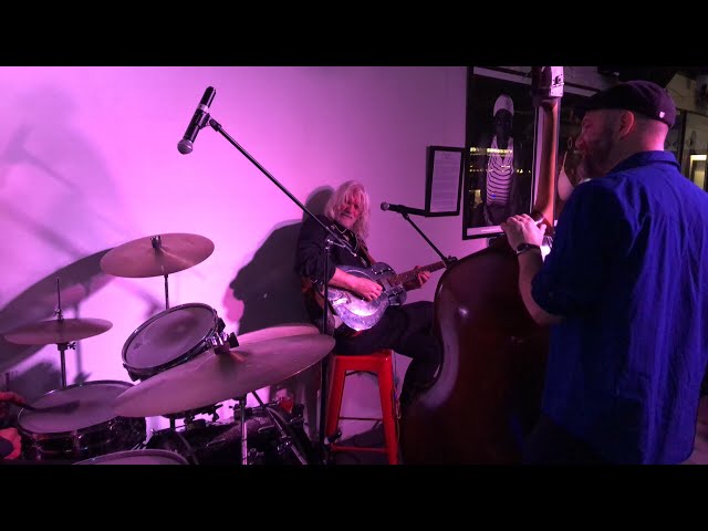 Steve Lucas Live