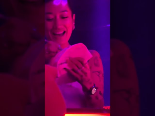 Peggy Gou Signs Autographs at Google Pixel Party (Terminal 5 NYC, 8-12-26) (4K HDR)