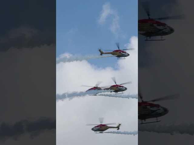Sky on Fire! Aerobatic Team Stuns Crowd at Singapore Airshow 2026