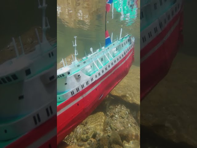 Sinking of a scale ship model, underwater footage of the shipwreck #shipmodel #shipwreck #rcship