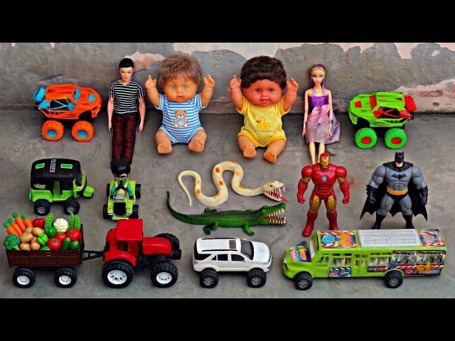 Tigers ne bacho ki gadiyo per kabja ker liya fir spiderman ne help ki - gadi wala cartoon video