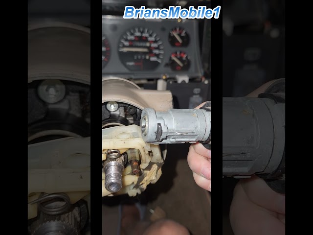 Old Jeep Stuck Key Fixes 4K