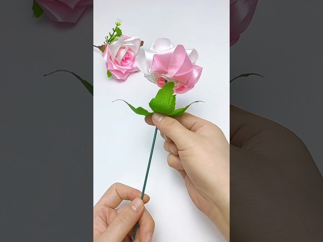 Easy cheap budget DIY ribbon rose flowers for teacher’s days gift ideas #gift #rose #diyprojects
