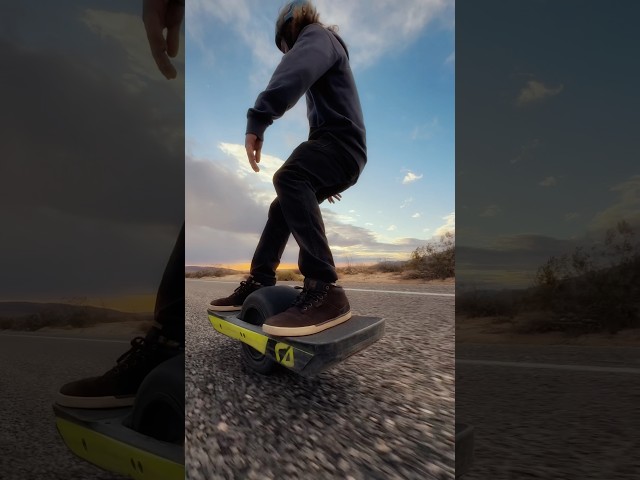 Sunset surfers 🏄‍♂️ #onewheel #sunset
