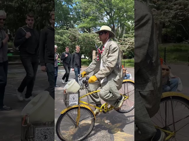😱This guy doesn’t move #newyork #youtubeshorts #shorts #shortsvideo #viralshorts #viral