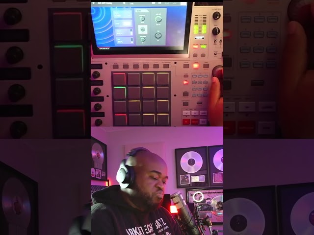 We were cooking up this beat in our music production livestream last night!