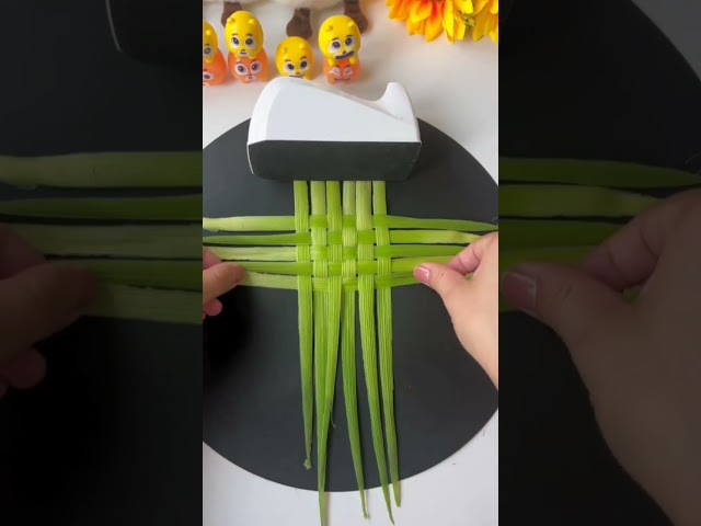 Make a beautiful basket from Corn Husks – Easy DIY Tutorial!