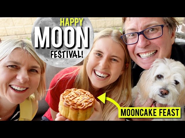 My parents tried MOONCAKES for the first time! 中秋快乐！